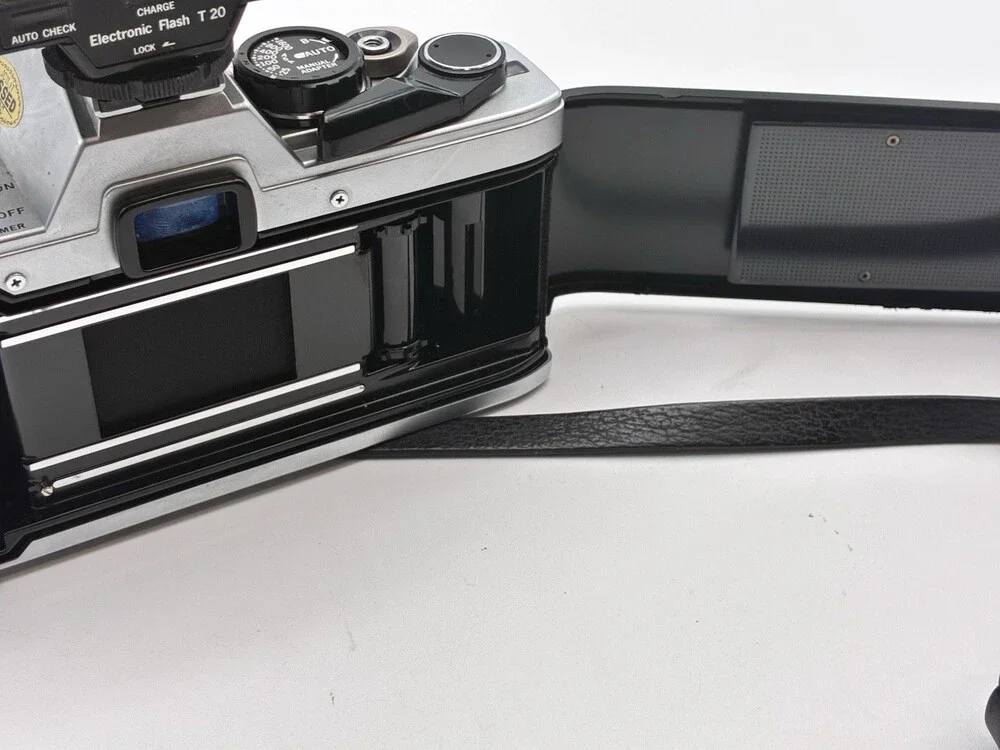 Olympus OM10 FC 35mm Film Camera w/ 35-70mm Lens T20 Flash Parts Repair
